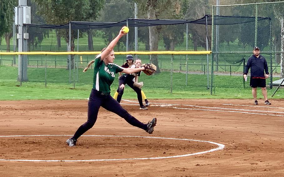 Anna Goses pitches.