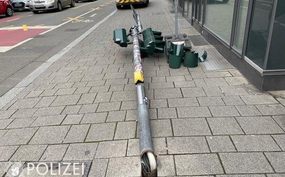 Umgefallene Ampel in der Eisenbahnstraße