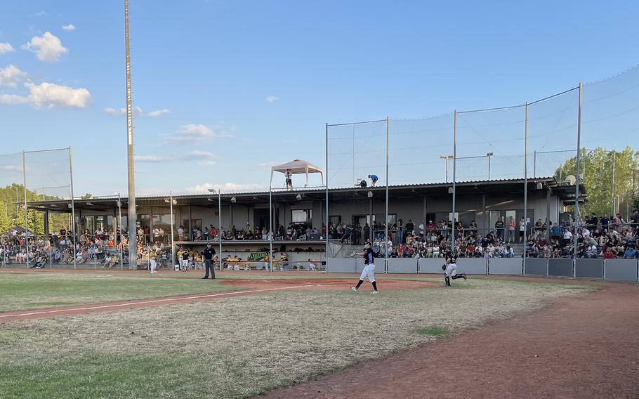 The Mainz Athletics ballpark can seat 700 people, according to the club's website. It opened in 2011.