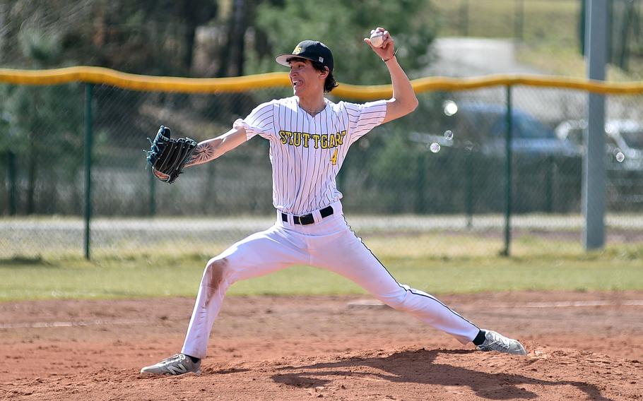 Jaxin Schneiders throws home.