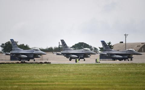 Air Force F-16s fly again over South Korea; crash investigation ...