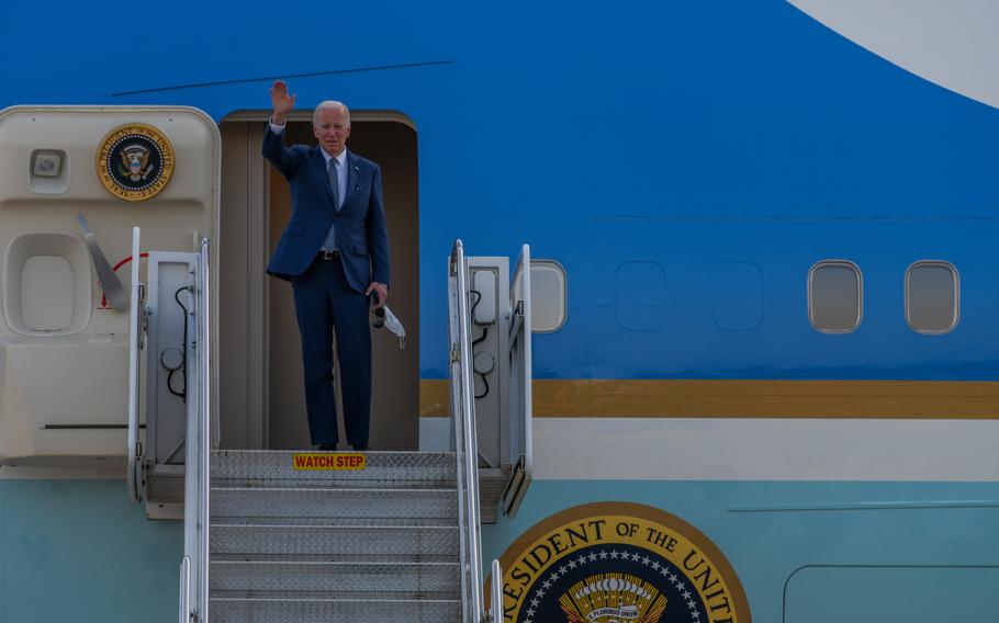 President Biden waving goodbye in front of Air Force One.