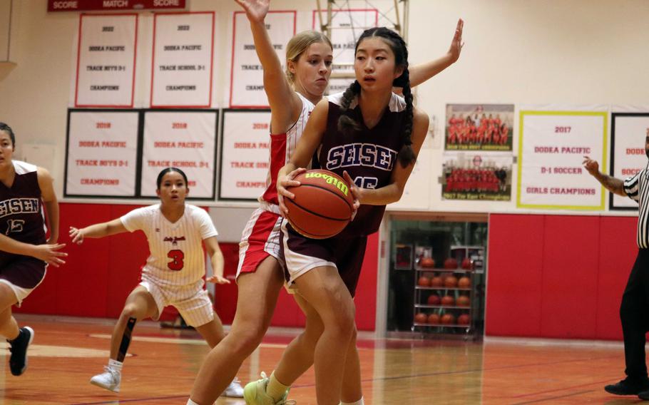 Sydney Walker applies defensive pressure.