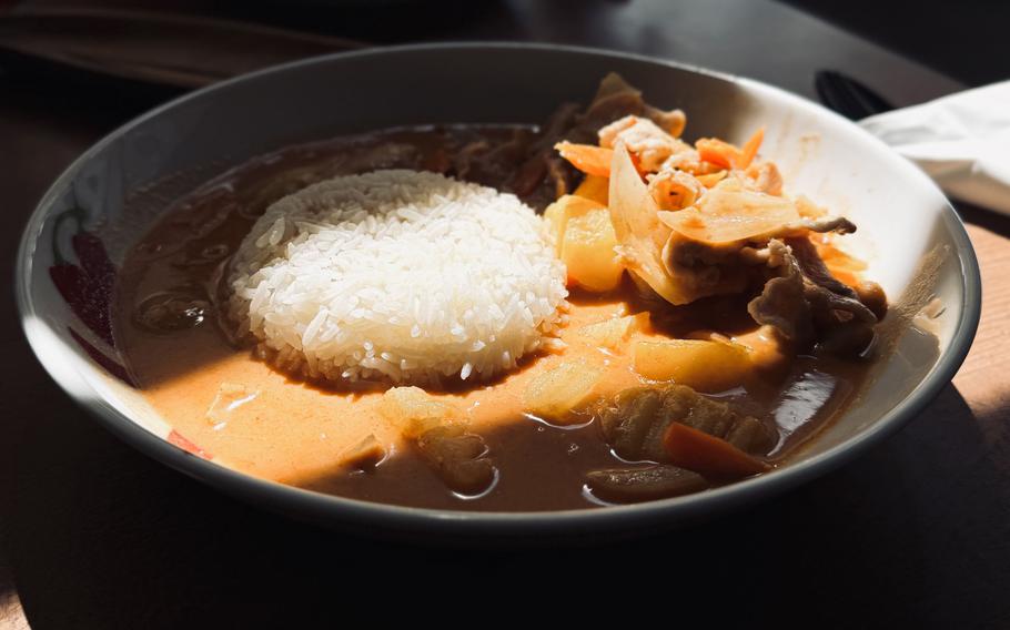 The massaman curry at Thai Mekong in Heroldsberg, Germany, is sweet and spicy, with a hefty portion size.