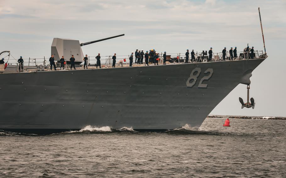 The USS Lassen and crew at sea 