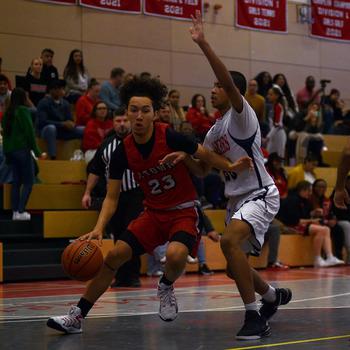 Jordan Balsamo drives to the basket.