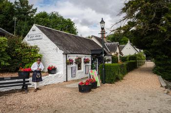 Luss Gift Shop