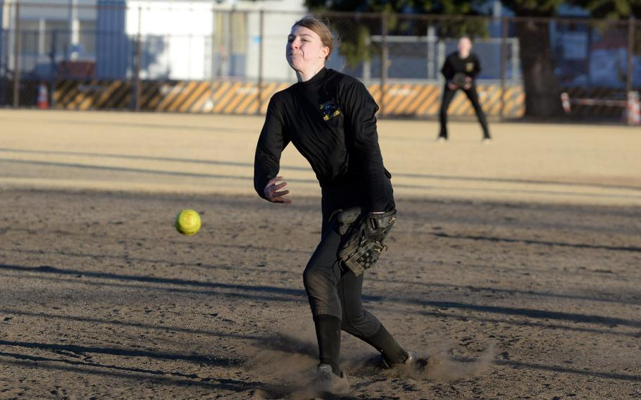 Zaylee Gubler delivers the ball.