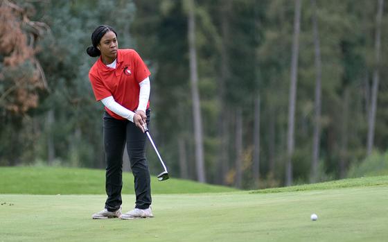 Kaiserslautern senior Asia Andrews follows her putt on the No. 16 green at Rheinblick Golf Course during a round on Oct. 3, 2024, in Wiesbaden, Germany.