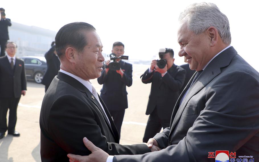 Party Secretary Park Chung-cheon meets former Defense Minister and current Security council secretary Sergey Shoigu.