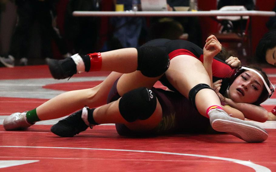 Holly Albright gains control of her match.