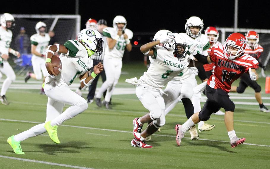 Carlos Cadet runs with the ball.