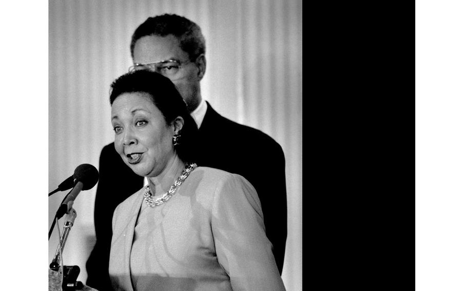 Alma Powell, alongside her husband, Gen. Colin Powell, in 1995.