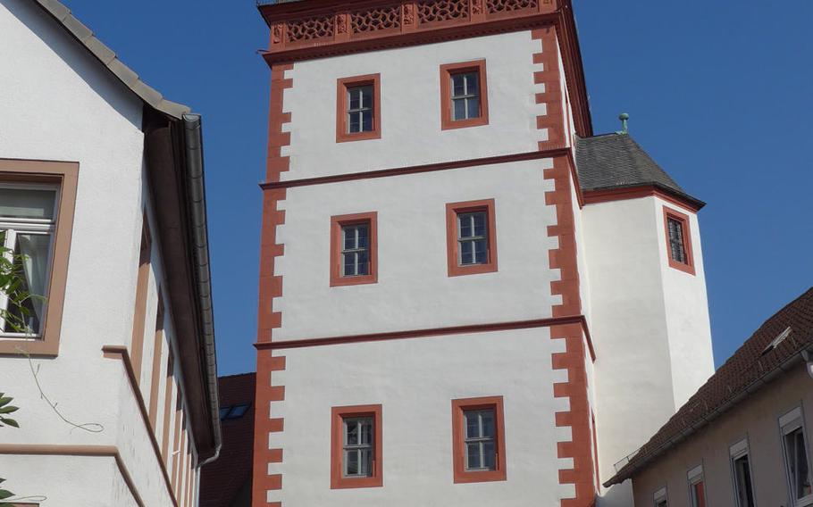 The Steinheimer Torturm is the only city gate of Seligenstadt, Germany's medieval city walls still standing. Most of the walls were torn down in the 19th century.