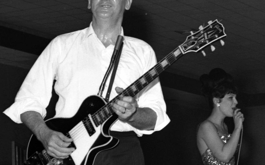 Les Paul and Arlene Carrol onstage at Grant Heights in 1965.