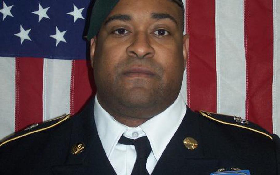 and Sgt. First Class Roberto C. Skelt, 41, of York, Fla.