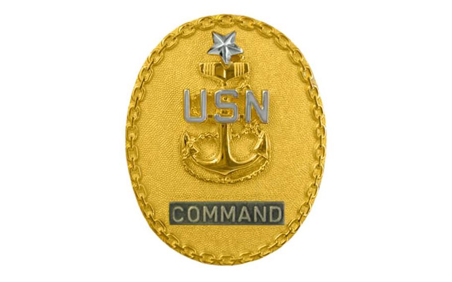 The command senior chief insignia.