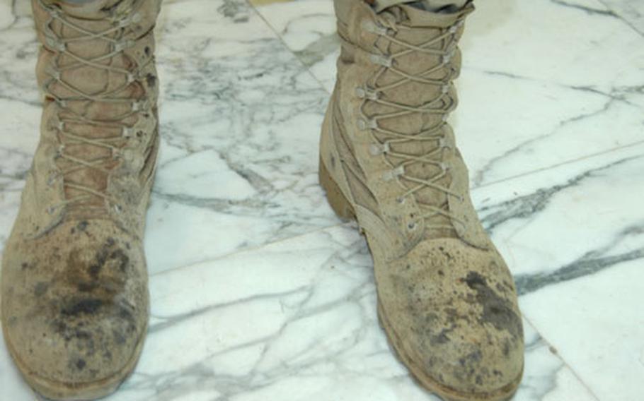 To get a read of what&#39;s happening, "take a look at people&#39;s boots," says the hospital&#39;s executive officer, Lt. Col. Steve Smith. These are the boots of Maj. John Hammock, chief of the emergency room.