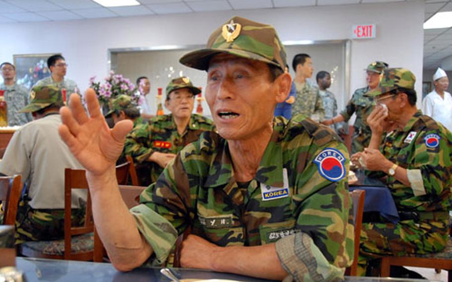 Lee Yong Hwan, vice president of the Ganghwa veterans&#39; group, talks about finding downed American airmen during the Korean War, when he was a teenager. He and other veterans visited K-16 Air Base.