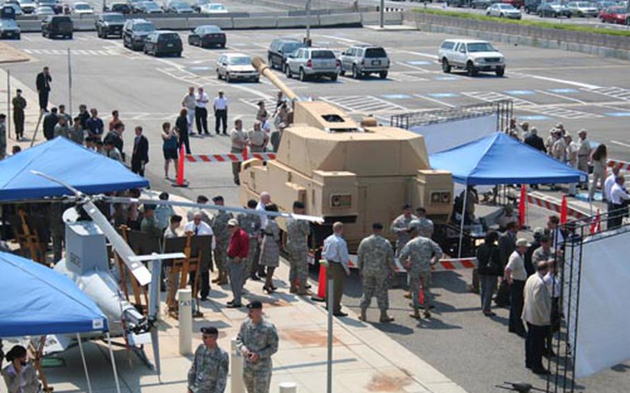 The artillery piece is the indirect fire component of the Army’s Manned Ground Vehicle family, which are in turn one of the elements of the Army’s Future Combat System.