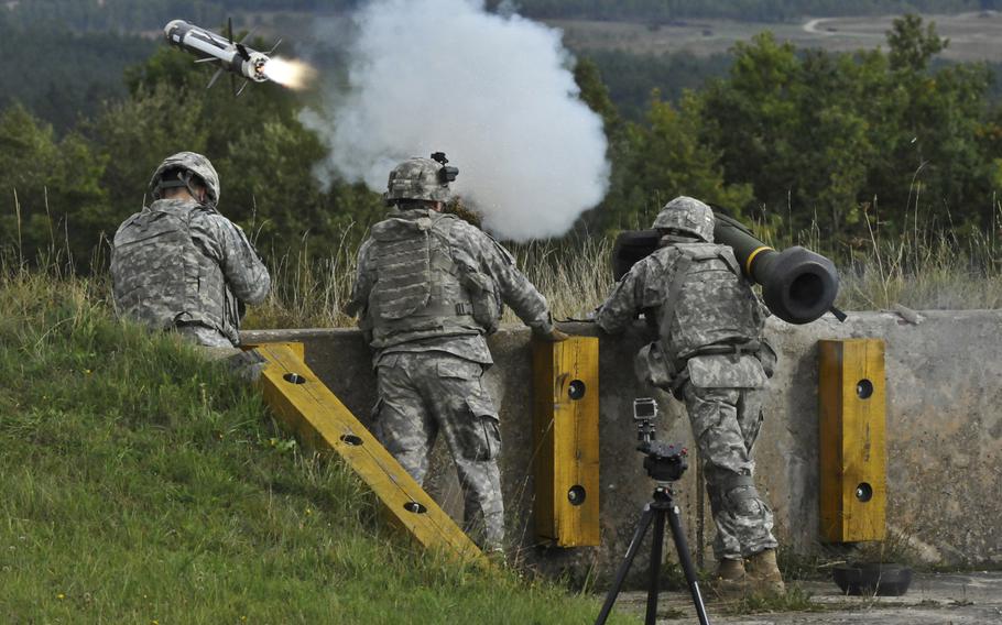 Troops assigned to 3rd Squadron, 2d Cavalry Regiment fire the M98 Javelin Weapon System during range operations conducted at Grafenwoehr Training Area located near Rose Barracks, Germany, Sept. 23, 2014.