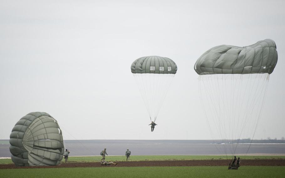 U.S. and European personnel land in a field near Alzey, Germany, on Wednesday, Dec. 6, 2017.