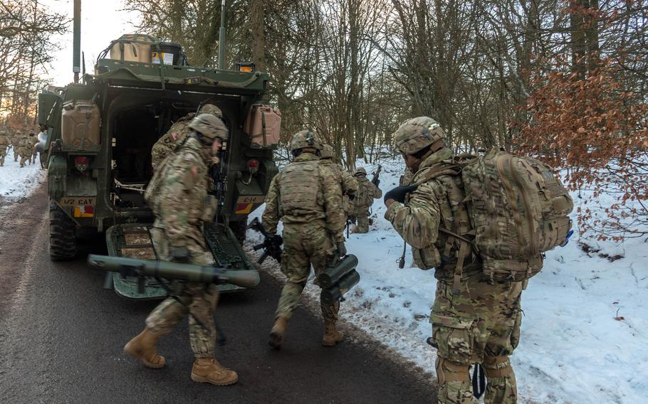 Soldiers of 1st Squadron, 2nd Cavalry Regiment from Vilseck, Germany, prepare for a live-fire exercise on Range 35 at the
Baumholder Military Training Area, Baumholder, Germany, Feb. 4 , 2019.