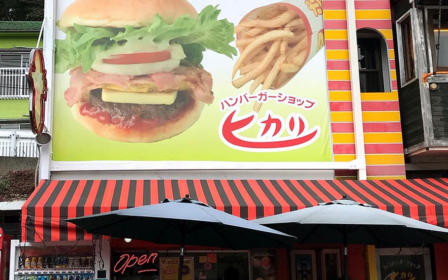 Showdown In Sasebo Japanese Port City S Best American Style Burgers Duel To The Finish Stars And Stripes