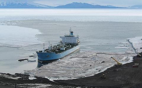 US uses Russian icebreaker to get fuel supplies to Antarctica